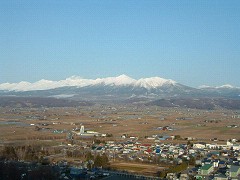雪を頂く十勝岳